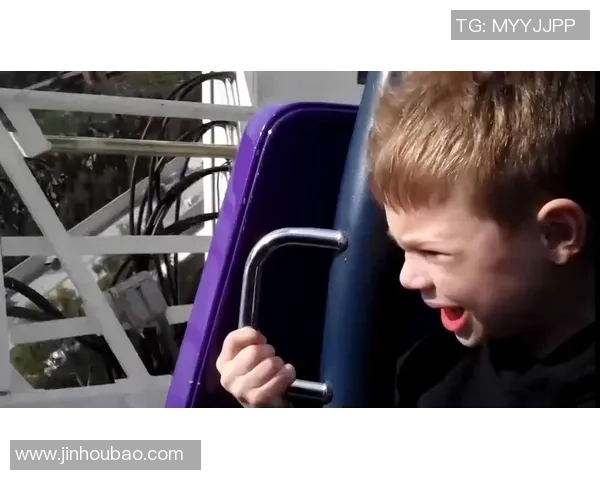 足球明星搞笑瞬间大揭秘让你捧腹大笑的精彩瞬间合集